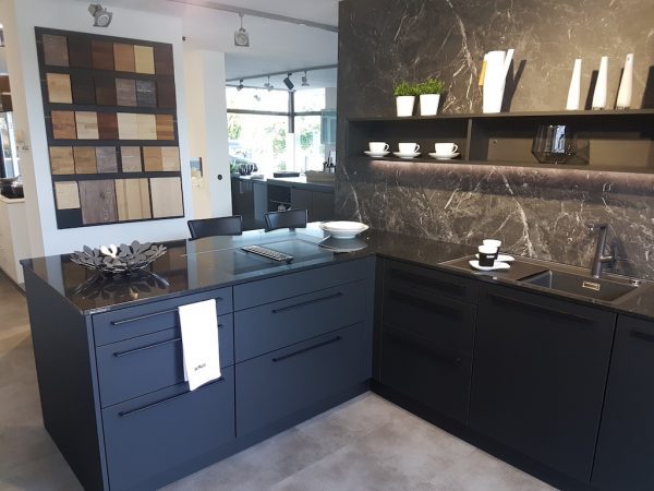 Technistone Brilliant Black Quartz - Image 3